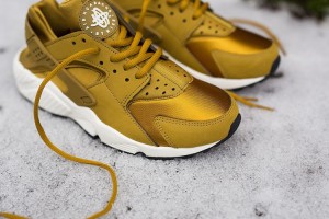 Comprare Nike Air Huarache Pattini Delle Donna Da New Nike Air Huarache Donna
